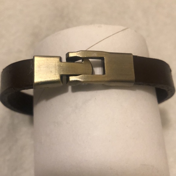 LEATHER - Picture 2 of 3